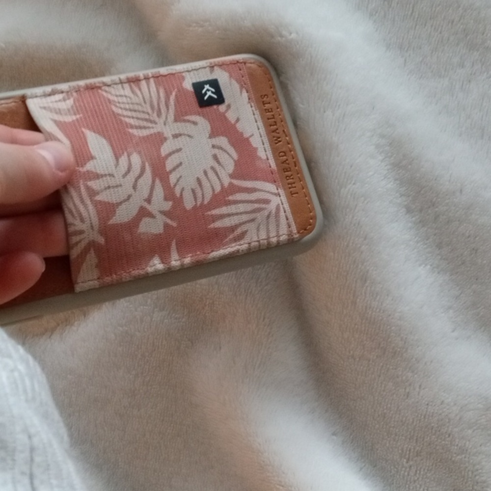 Thread Wallets Case - Picture 4 of 9